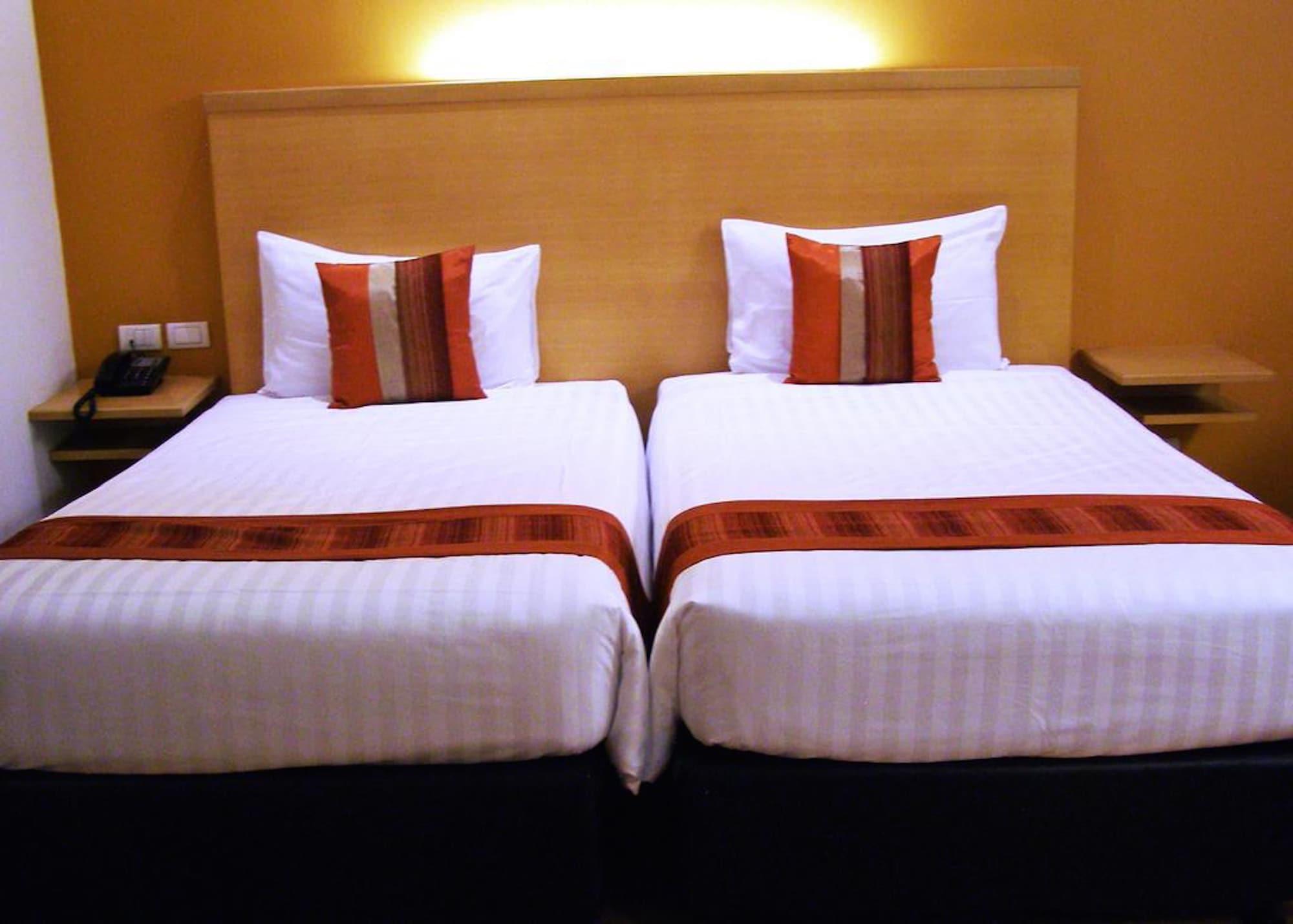 Iyarin @ Tuk Chang Hotel Bangkok Dış mekan fotoğraf