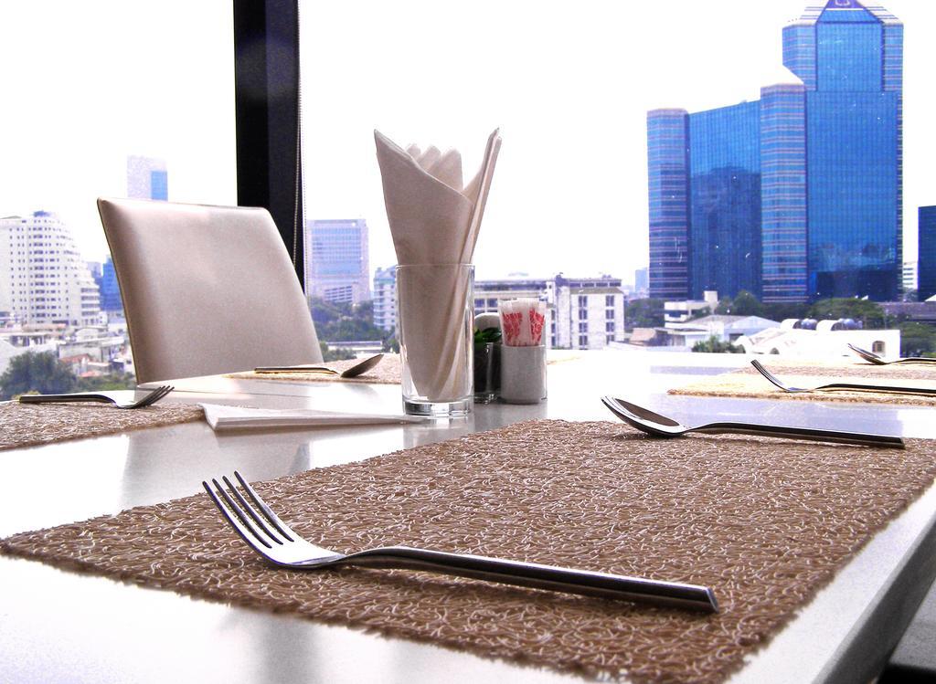 Iyarin @ Tuk Chang Hotel Bangkok Dış mekan fotoğraf