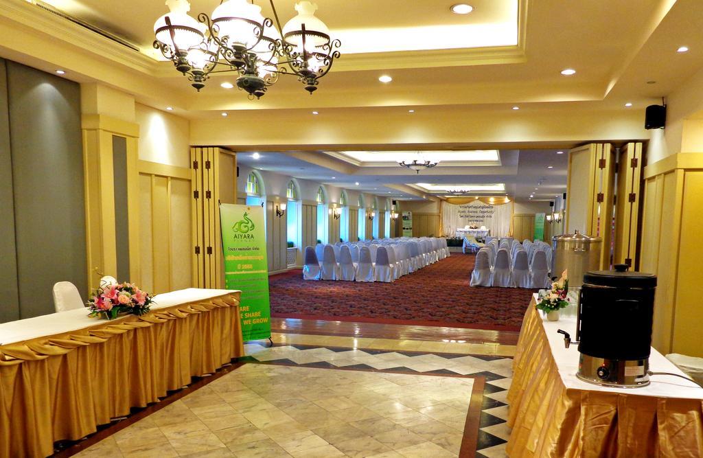 Iyarin @ Tuk Chang Hotel Bangkok Dış mekan fotoğraf