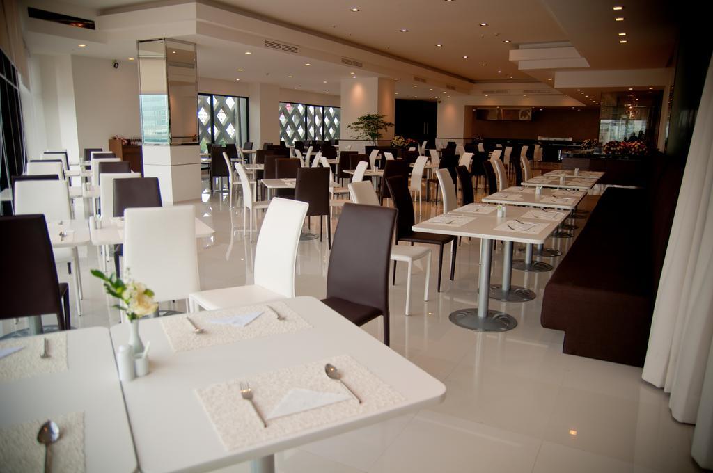 Iyarin @ Tuk Chang Hotel Bangkok Dış mekan fotoğraf
